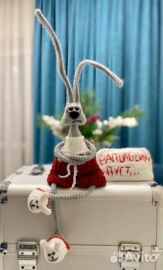 Интерьерная вязаная игрушка заяц «доброе утро»