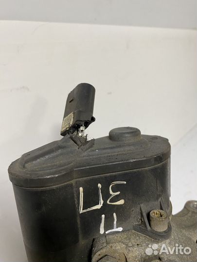 Задний правый суппорт VW Tiguan Audi Q3 электро