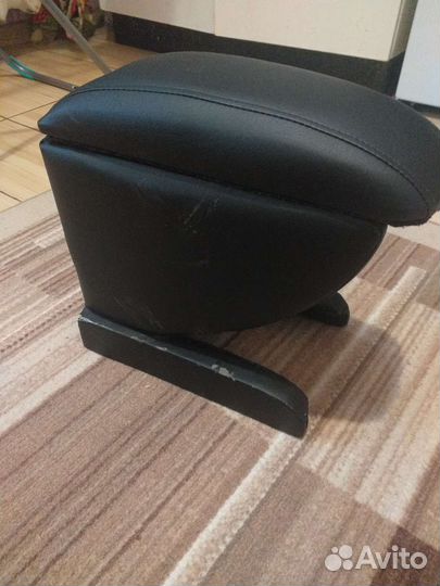 Подлокотник