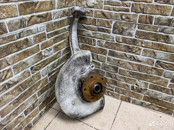 Цапфа/кулак поворотный передний левый Audi A6/RS6