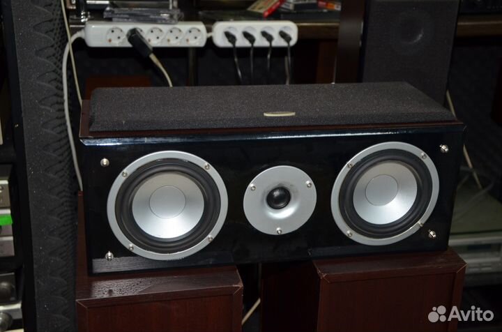 Колонка центр. канала Akira HTA-201AS