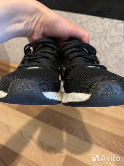 Кроссовки adidas