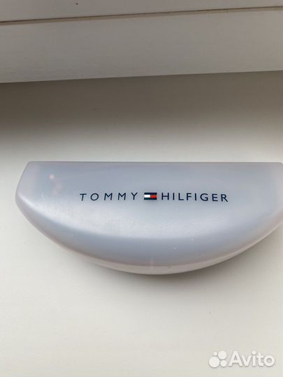 Солнцезащитные очки женские брендовые