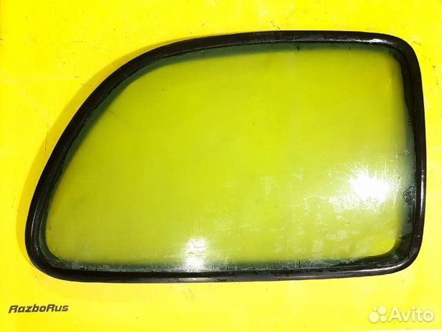 Стекло кузова глухое правое Nissan March K11 92-02