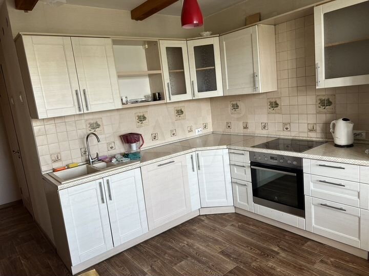 2-к. квартира, 65 м², 10/16 эт.