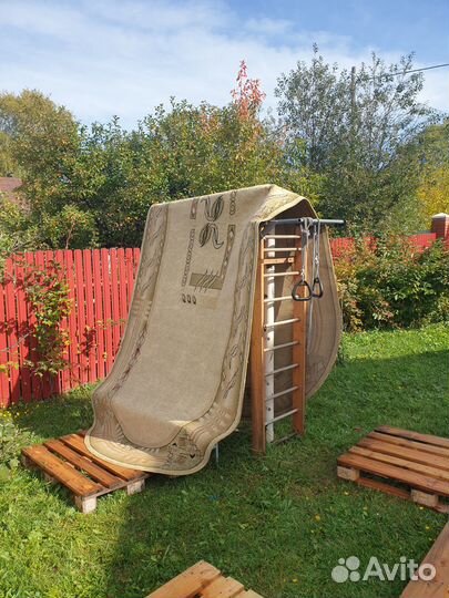 Ковер шерстяной овальный 4600 на 2000 метра