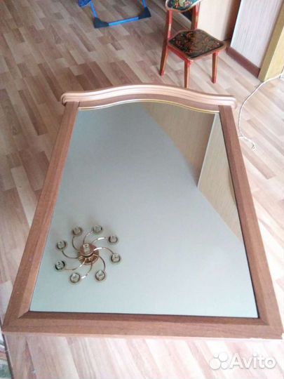 Зеркало в рамке