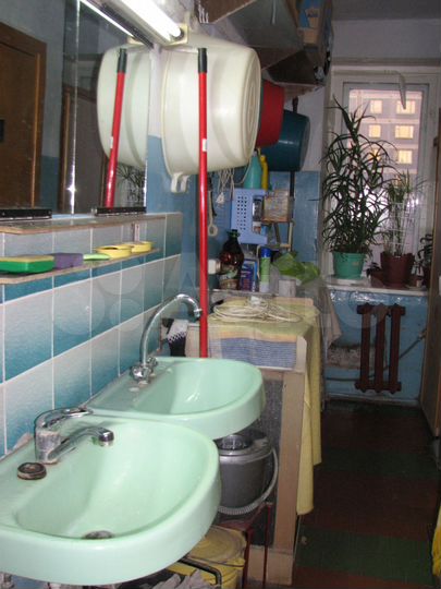 Комната 14 м² в 5-к., 3/5 эт.