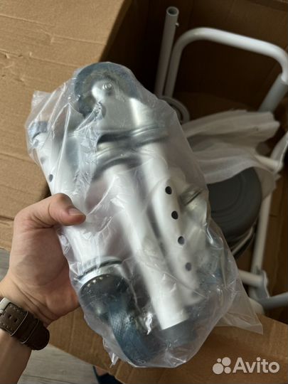 Кресло-стал с санитарным оснощением с колёсами