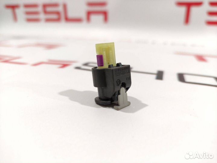 Разъем (фишка) проводки Tesla Model X 2017