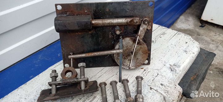 Замок гаражный накладной