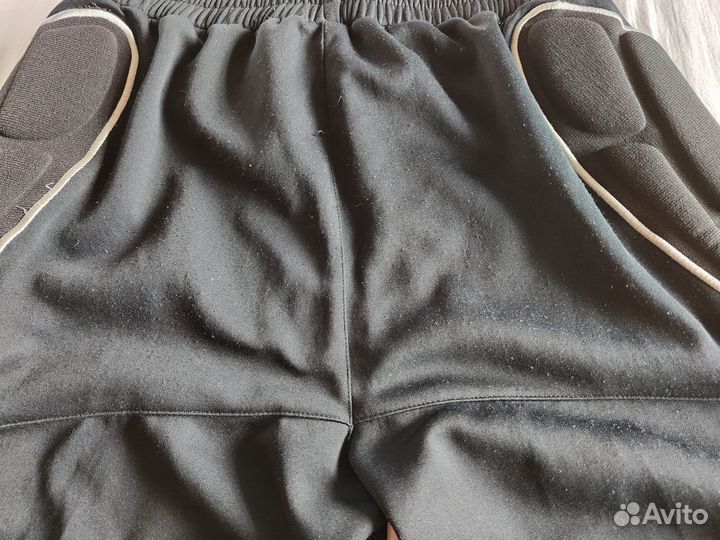 Вратарские шорты футбольные