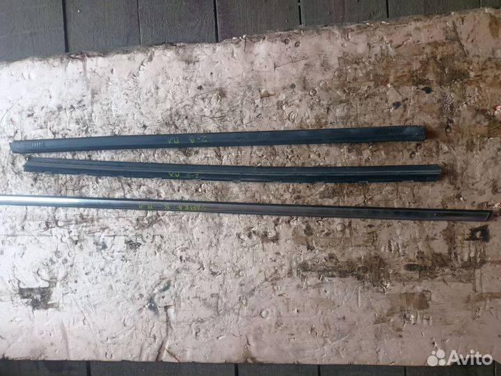 Молдинг двери передней левой Opel Zafira B