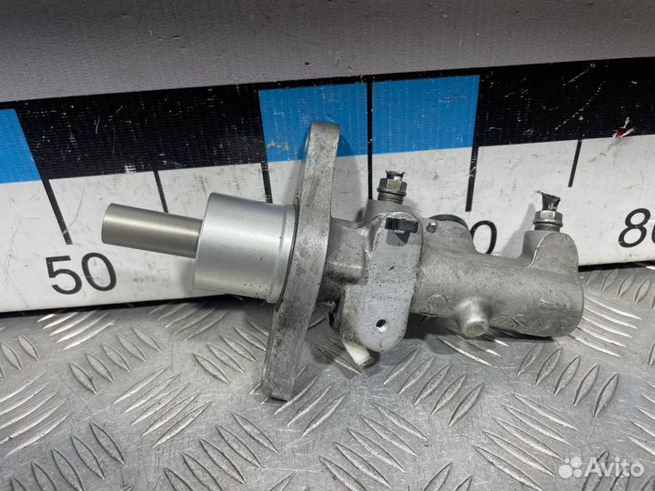 Б/У Цилиндр тормозной главный VW Golf VI#001