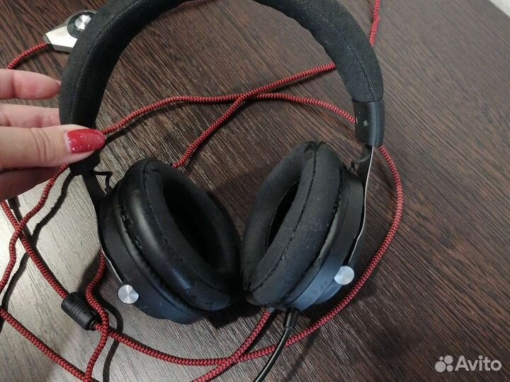 Игровые наушники