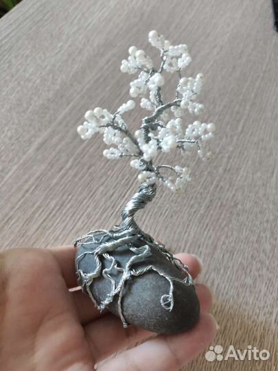 Дерево на натуральном камне, бисер проволока