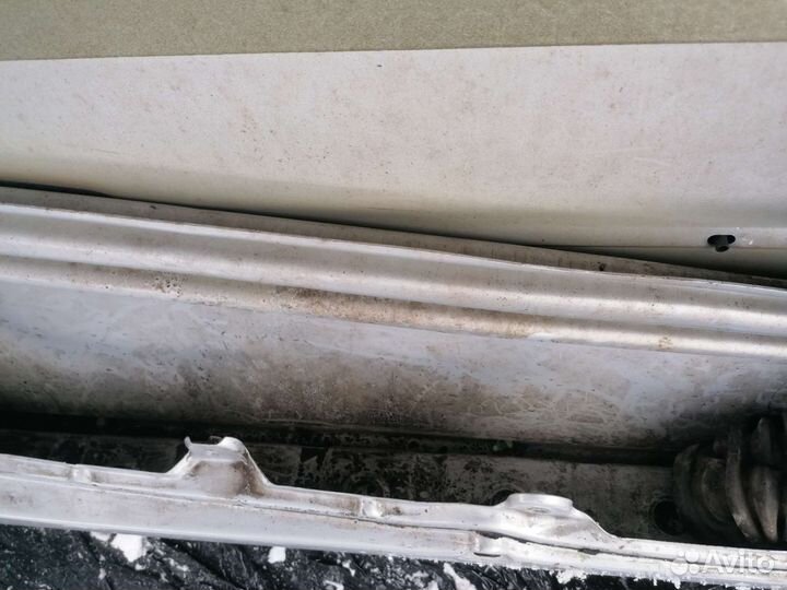 Передняя левая дверь пассат б5