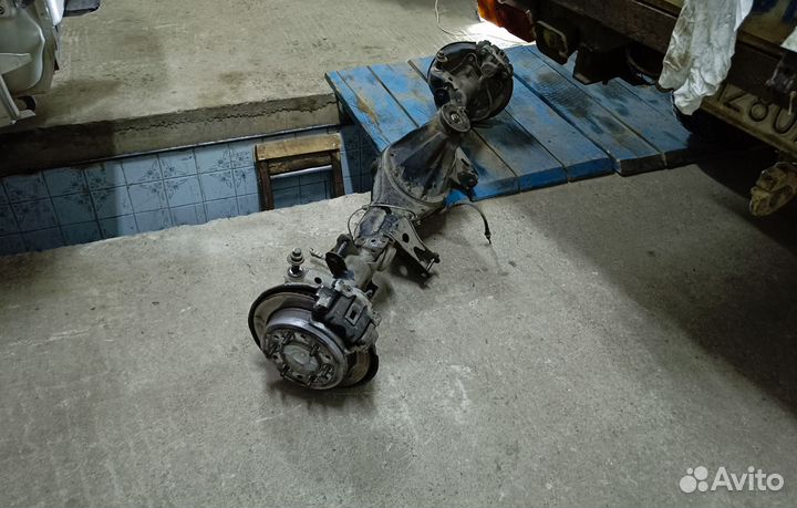 Продам задний мост