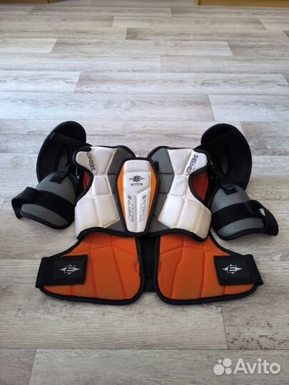 Нагрудник хоккейный