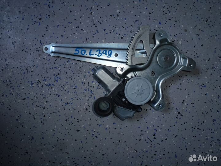 Тойота камри 50 стеклоподъемник задни левый