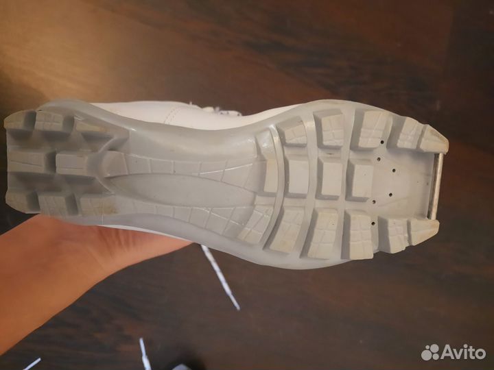 Лыжные ботинки 32