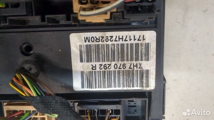 Блок управления бортовой сети Volkswagen Transporter 5