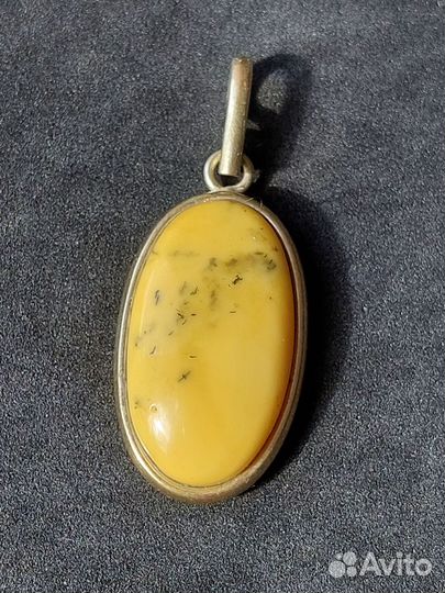 Подвеска 4,8 см натуральный янтарь винтаж