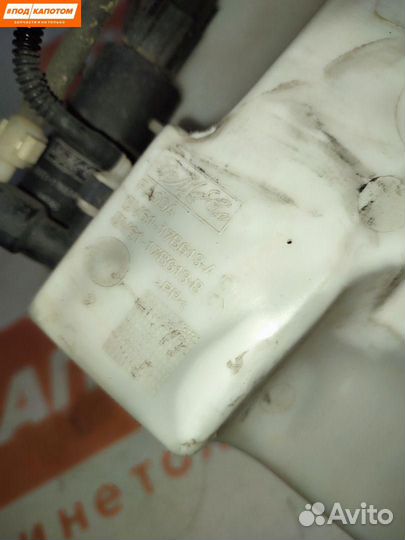 Бачок омывателя Ford Focus 3 2011 BV6117B613A