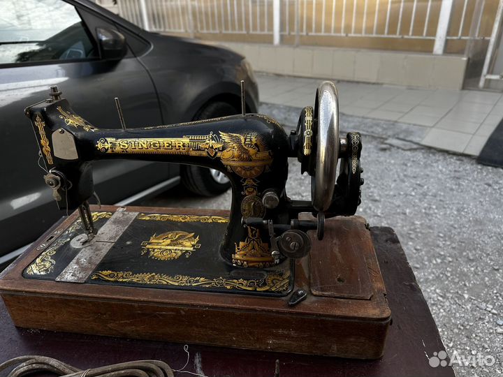 Швейная машинка zinger