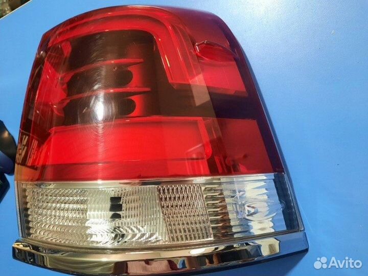 Фонарь наружный задний правый Тoyota Land-Cruiser