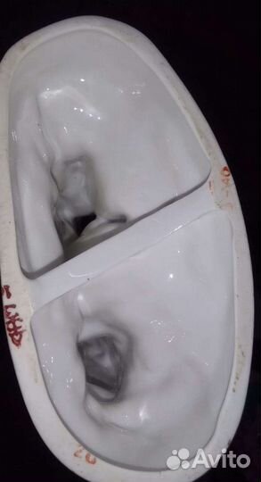 Фарфоровая статуэтка