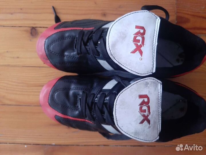 Футбольные бутсы