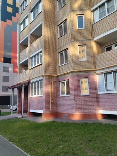 2-к. квартира, 76 м², 2/10 эт.