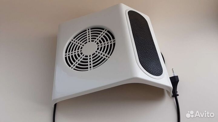 Маникюрный пылесос/Вытяжка для маникюра и педикюра