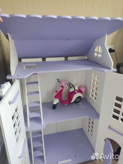 Большой кукольный домик