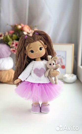 Вязаная кукла ручной работы