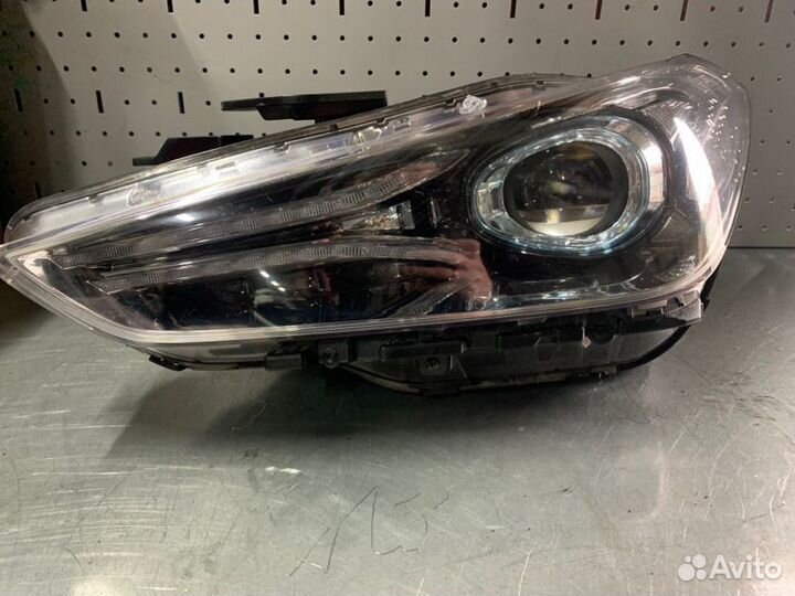 Фара светодиодная передняя левая Genesis G70 седан