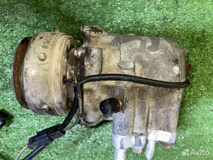 Компрессор кондиционера 4G63 Mitsubishi Galant E52