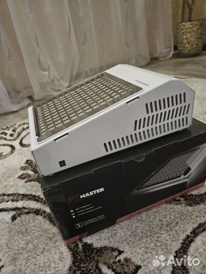 Маникюрный пылесос настольный