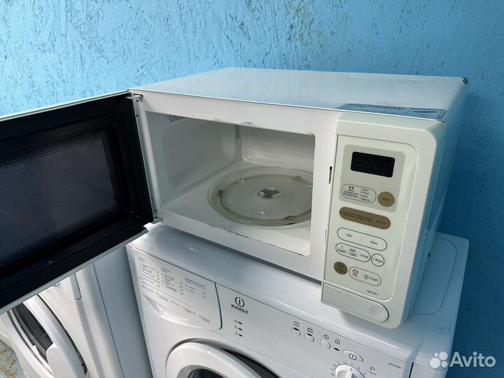 Микроволновая печь Samsung. Рабочая