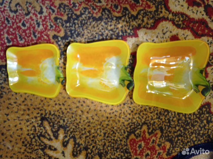 Набор десертных тарелок из стекла