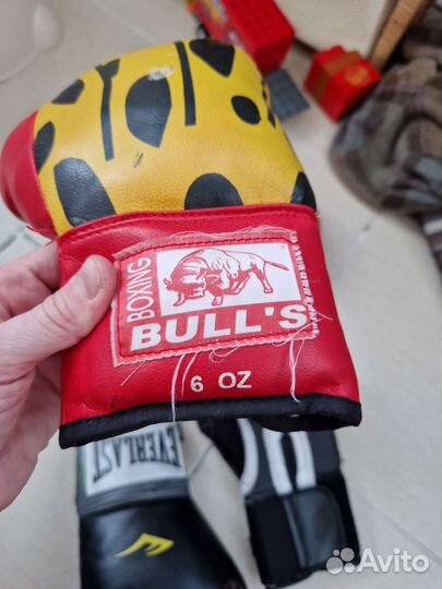Боксерские перчатки