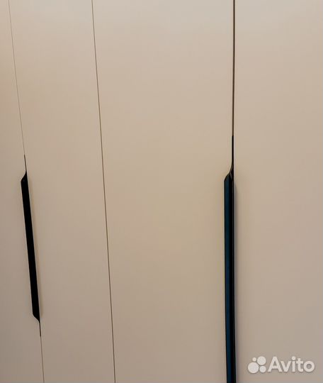 Распашной шкаф на заказ. Производство