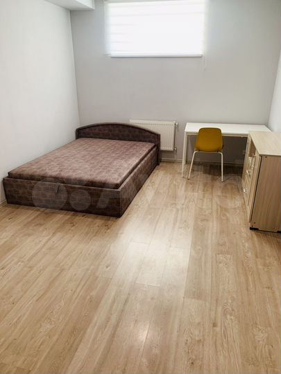 Комната 23,5 м² в 2-к., 1/3 эт.