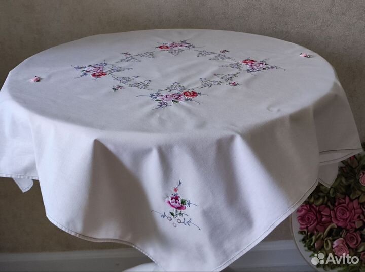 Скатерть с вышивкой 80*80, хлопок