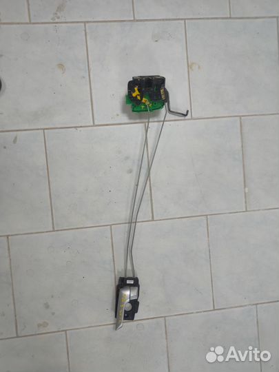 Замок двери задней левой Kia Rio 3 (QB)