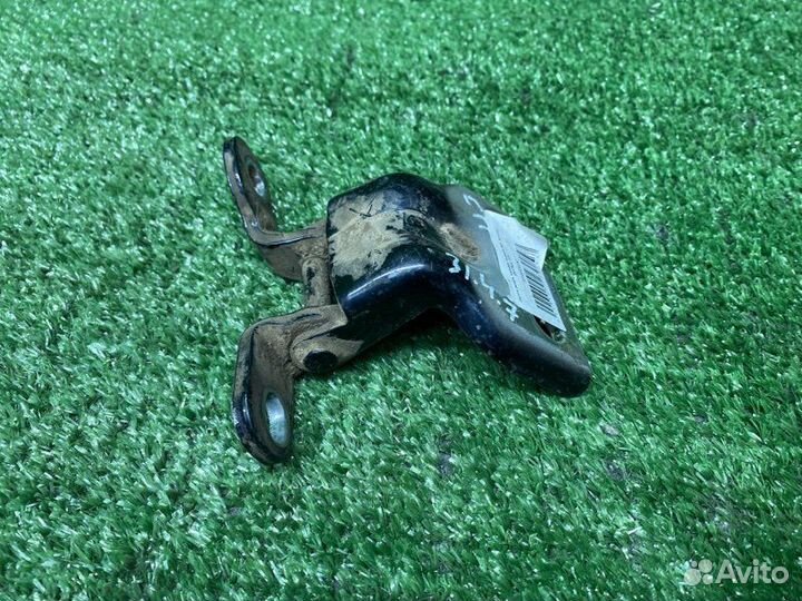 Петля двери задняя правая Kia Spectra