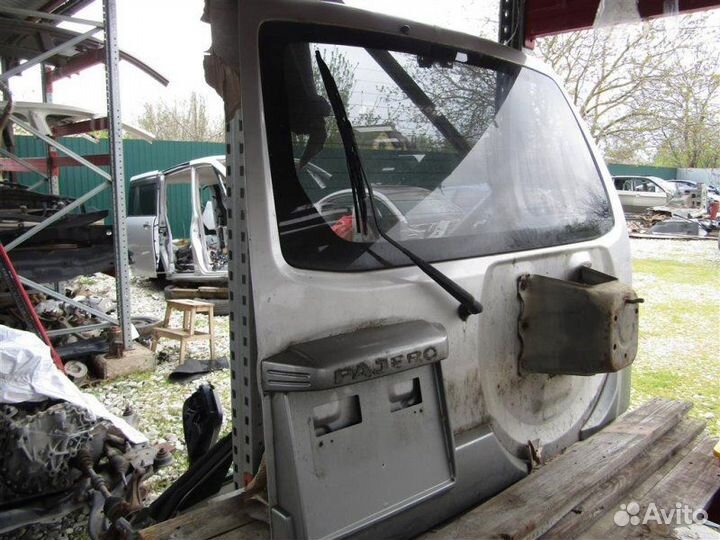 Крышка багажника Mitsubishi Pajero 3 4M41 DI-D 3.2