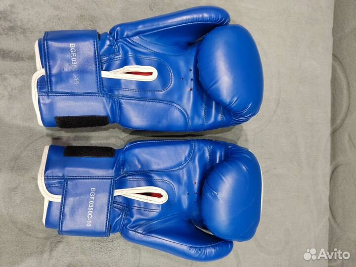 Боксерские перчатки 10 oz