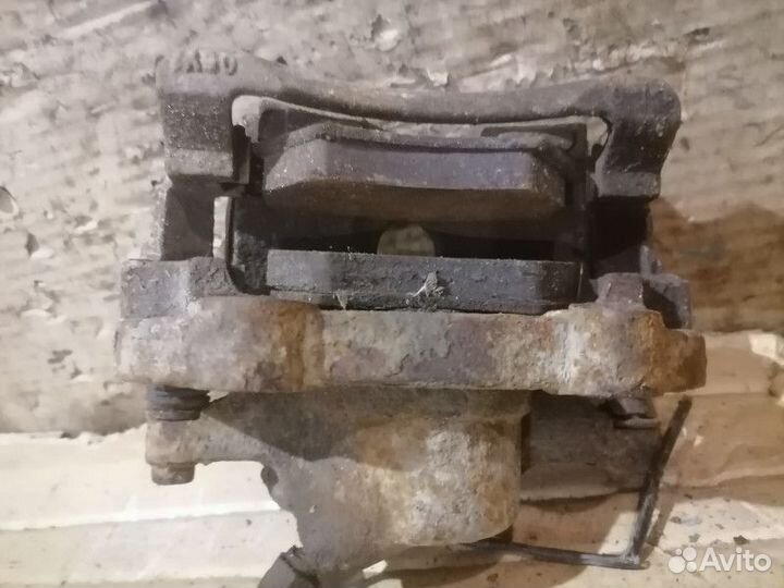 Суппорт тормозной передний правый Chery Fora (A21)